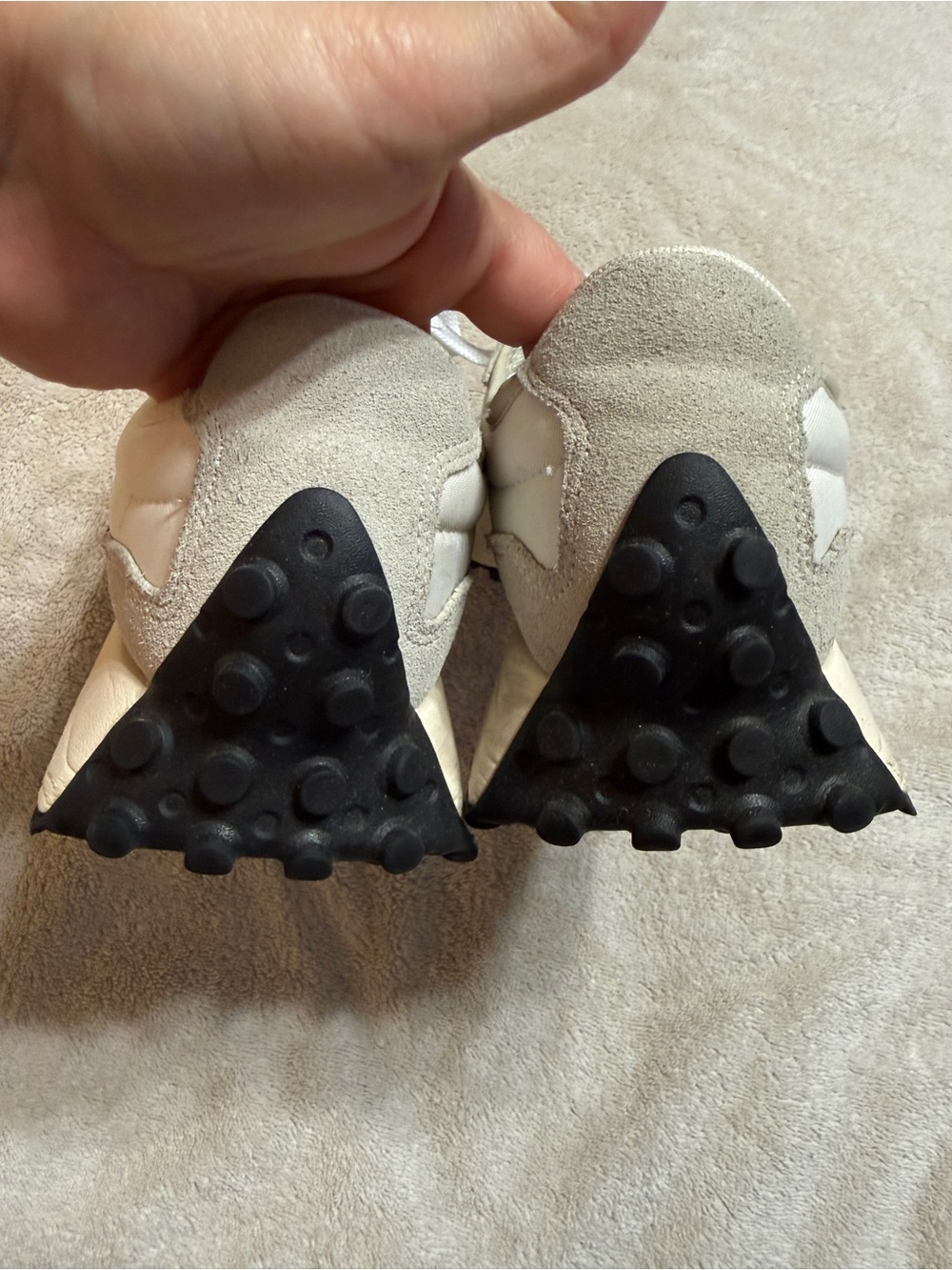 New Balance 327 Women's Sneakers - Picture 6 of 7